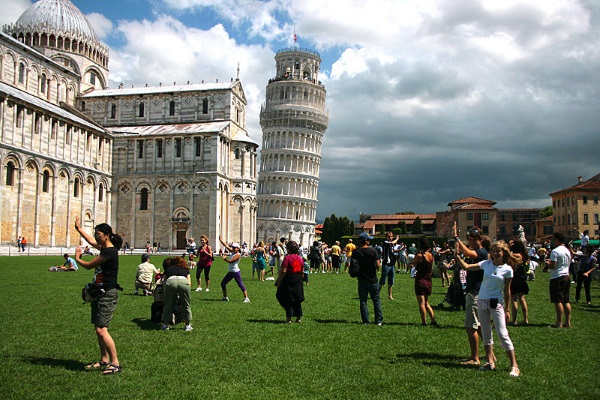 Sights of Italy: the history of the legendary Tower of Pisa