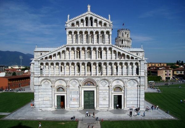 Sights of Italy: the history of the legendary Tower of Pisa