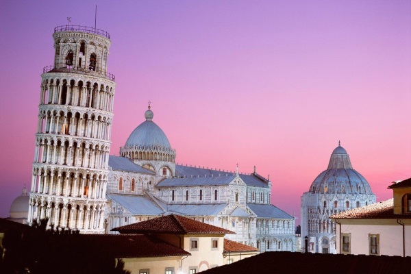 Sights of Italy: the history of the legendary Tower of Pisa